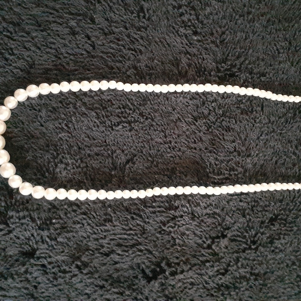 Vintage faux pearl necklace